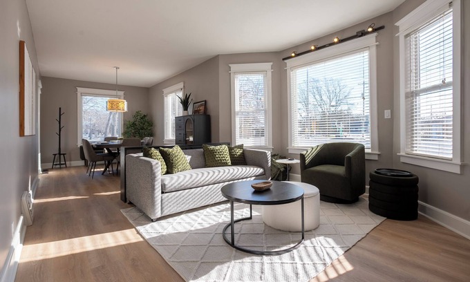 Kenosha Casa | Kenosha Lighthouse Retreat