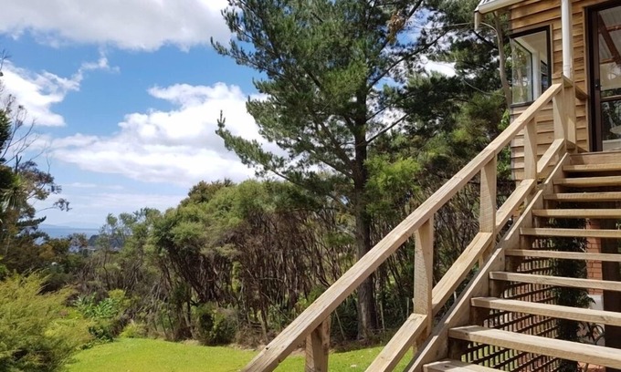 Stanmore Bay Cabaña | Kereru Cottage - bach privado con vista al mar