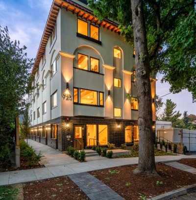 Kerns Casa | Kerns 6BR Gem - New Build Spanish Flair