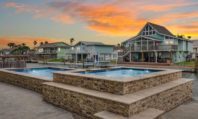 Key Allegro Casa | Key Allegro home, Private pool, Hottub, Outdoor kitchen, Kayaks, Gameroom.