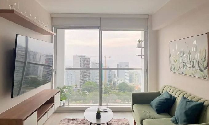 Barranco Apartamento | Keyless 1BR | Ocean View | TV 65" | Peruvian 1910