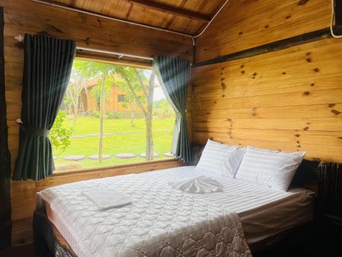 Chau Duc Cabina | Khu Nghỉ dưỡng Sinh thái Nhà Lụa Retreat