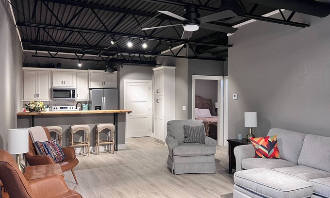 Wichita Falls Apartamento | Kickapoo Apartments, Unit #6 | Modern apartment in Wichita Falls
