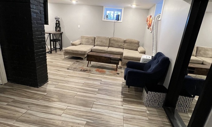 Upper Darby Apartamento | Kickback and relax in a one bedroom apartment.