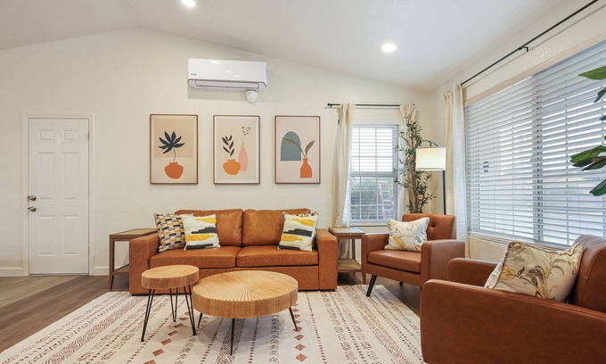 Escondido Casa | Kid-friendly 3-bedroom house in Escondido with AC, WiFi, KingBed, Travel Crib