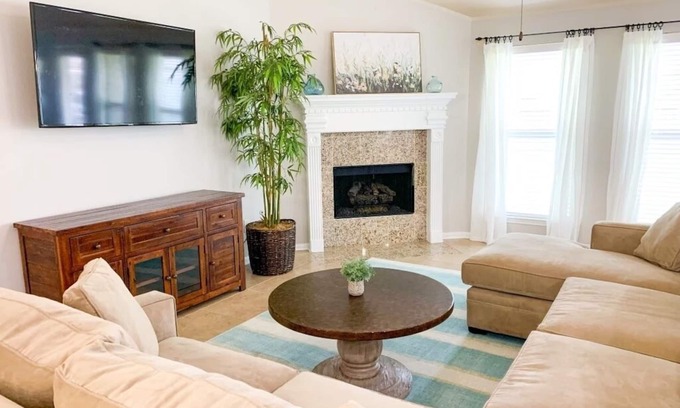 College Park Casa | Kid-Friendly Beautiful Home in Conroe/ The Woodlands