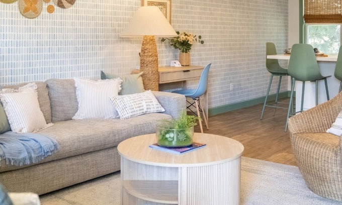 Biloxi Condominio | Steps to DT OS & Front Beach, Eco- Friendly, Pool