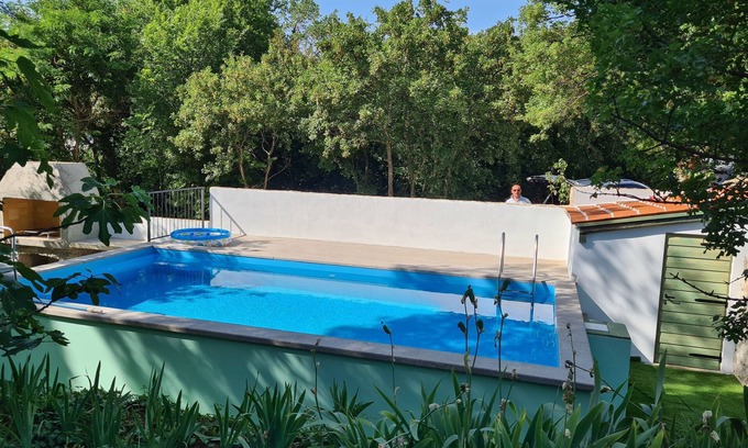 Municipality of Omisalj Casa | Isla Krk / Croacia: casa con gran jardín privado, tranquilidad, piscina, playa 1 km
