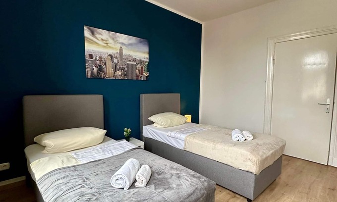 Neumuenster Casa | Kieler Straße 73 W3 - 3 bedrooms with 2 bathrooms