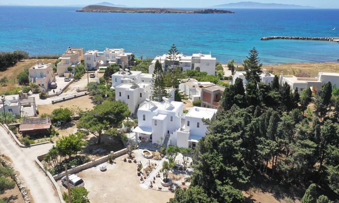 Chrissi Akti Apartamento | El apartamento reformado de ensueño de Kiki con balcón y vistas al mar