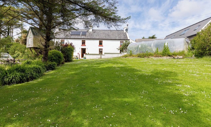 Murroogh Casa | Kilfarboy House - Renovated Farmhouse!