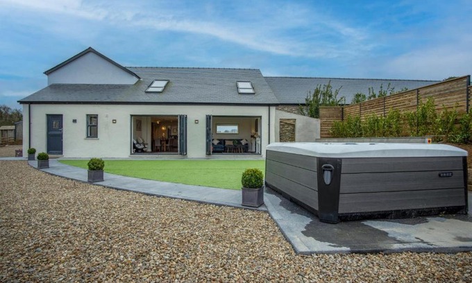 Narberth Casa | Kiln Park Farmhouse - 4 Bedroom Cottage - Narberth