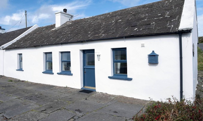 Liscannor Casa | Kineilty (Kathy's) Cottage - Breathtaking Sea Views!