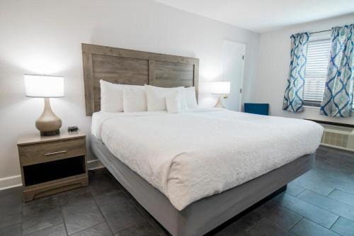 Litchfield by the Sea Apartamento | King Bed 3rd Floor Resort View King Room