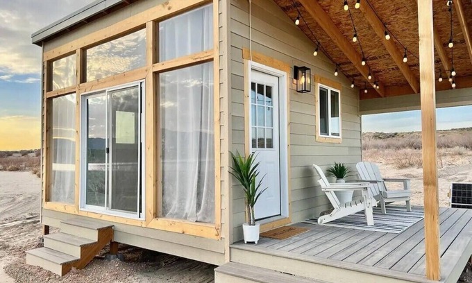 Juab County Casa | King Bed-Firepit-Shade-Chairs-Dark Skies