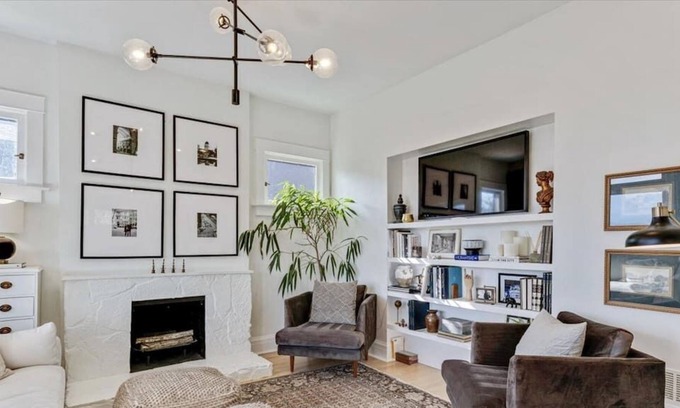 Lower Avenues Casa | King Bed|Full Kitchen|Cozy Patio|Indoor fireplace!