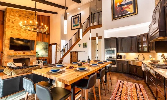 Gruene Casa | The Latigo, Luxury River Front, Gruene TX Getaway! Huge outdoor lounging area!