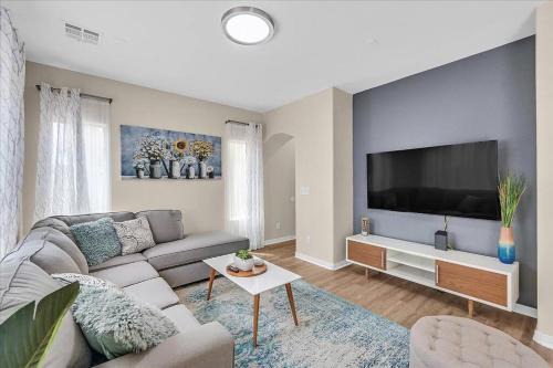 Las Vegas Casa | King bed in Master Suite!