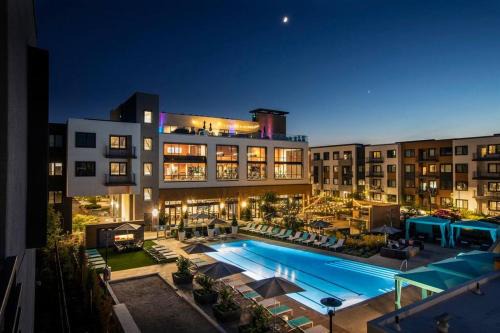 Redwood City Apartamento | KING BED - Luxury 2 Bed 2 Bath By Stanford, SFO & Tech Giants in Menlo Park, CA