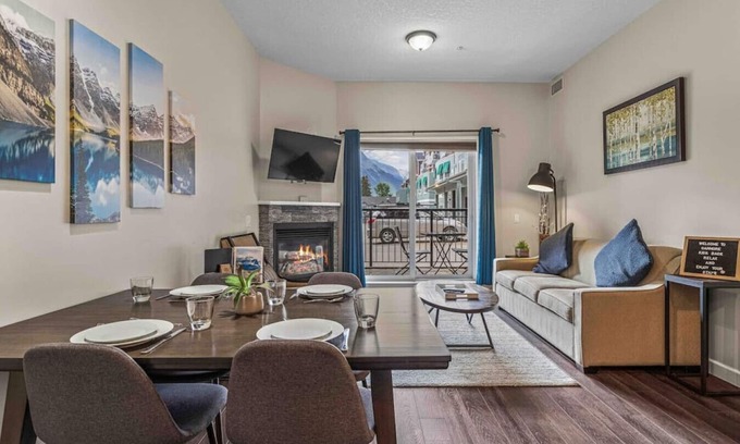 Canmore Hotel | King Bed | Pool w/slide | Mountain Views | Hot Tub