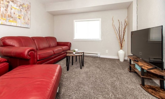 Rapid City Casa | ⁑King Bed⁑Whirlpool Tub⁑Covered Patio⁑Near Playground⁑