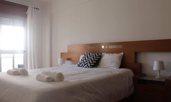 Massama Apartamento | King Bedroom 1 In Sintra- Massamá Next To Train Station