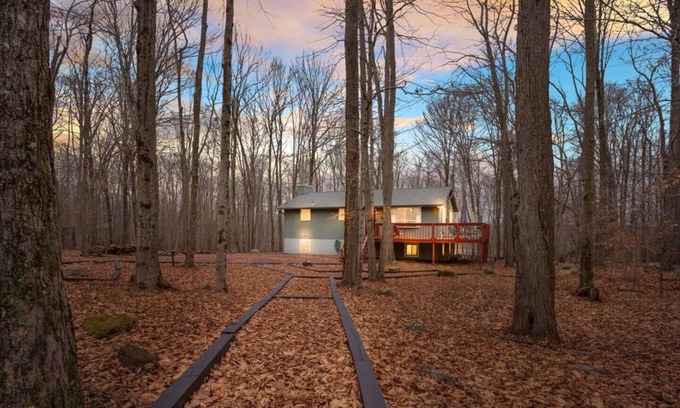 Gouldsboro Cabina | King Beds | Indoor Pool | Hot Tub | Fire Pit