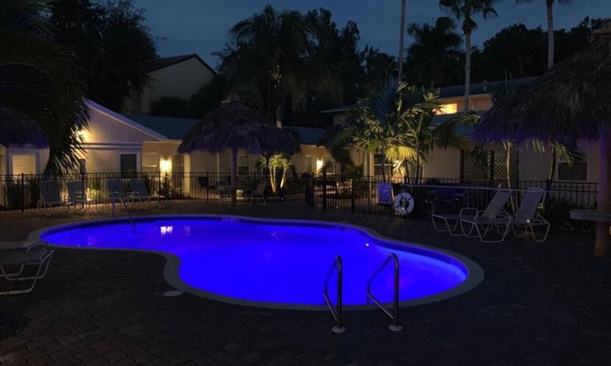 Siesta Key Hotel | King Deluxe Suite #1