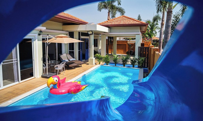 North Pattaya Villa | King Family Massarossa Pool Villa Pattaya VIP
