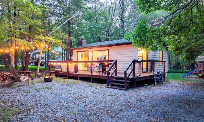 Briar Crest Woods Cabina | King - Massage - Pet Friendly - Romantic