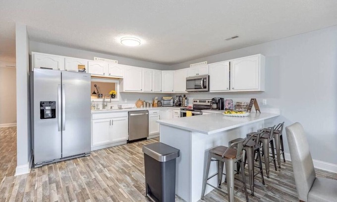 Osage Casa | King Master Suite/Cozy townhome, Close to WVU