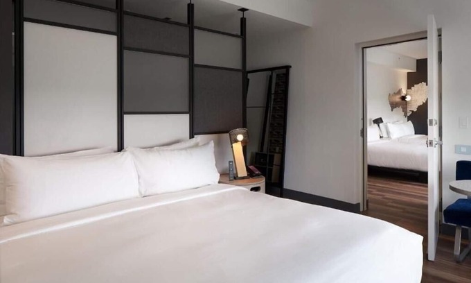 Williamsburg Apartamento | King Room Near Tennis Court by Luxury Bookings ORL
