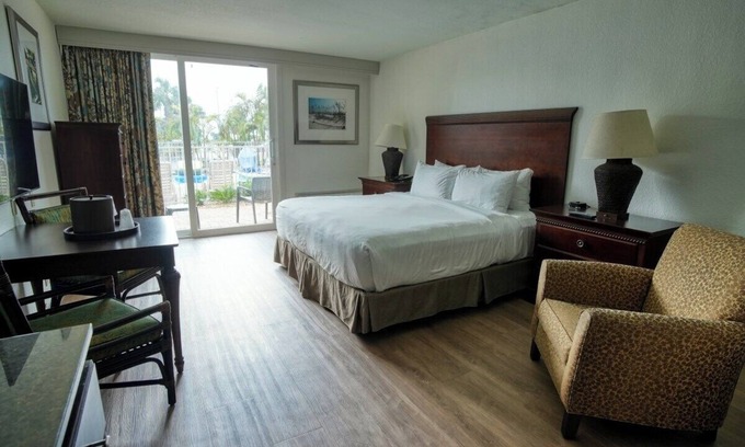 Treasure Island Hotel | King Room view of Gulf of Mexico