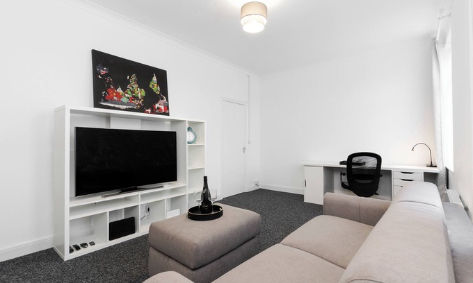 Whitchurch Apartamento | King Size Bed + Sofa Bed in Cardiff