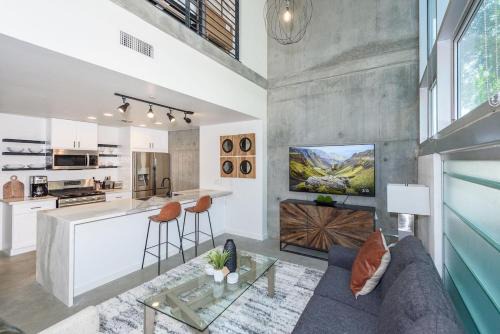 East Village Apartamento | King Size Luxury Loft Petco-Park-Downtown SD