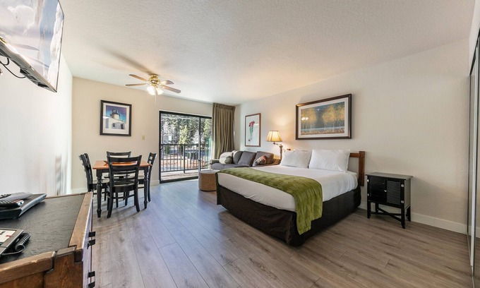 Truckee Condominio | King Studio 2nd Floor #234 at Donner Lake Village