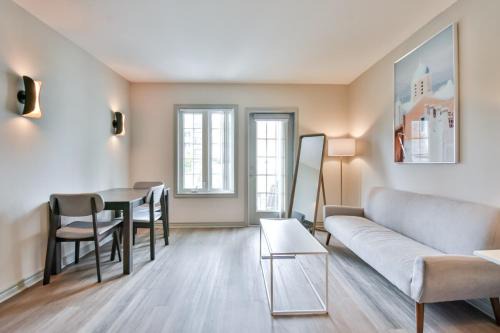 Oro-Medonte Apartamento | King Studio Suite heated Pool and Sauna