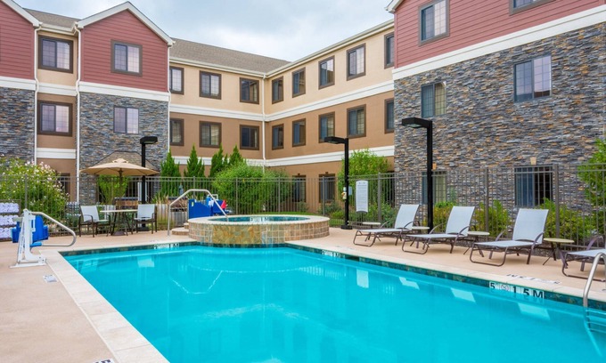 Independence Condominio | King Suite. Free Breakfast. Outdoor Pool & Hot Tub