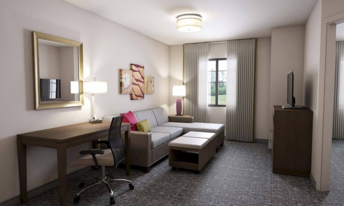 Lafayette Apartamento | King Suite. Free Breakfast. Pool. Only 5 Miles from Purdue University!