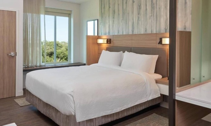 Orlando Apartamento | King Suite Near See You Eyecare ORL