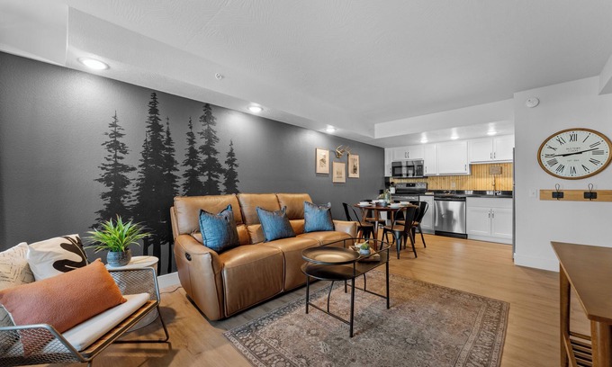 Branson Condominio | King Suite w/Pool 2 min to Branson Landing