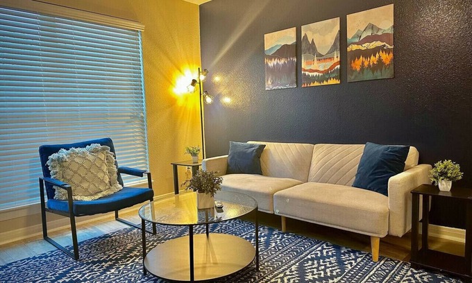 North Houston Apartamento | KINGbed w/pool/gym/BBQ@theHeights,LongStayDiscount