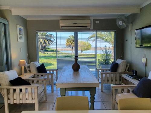 Velddrif Apartamento | Kingfisher by the river - self catering