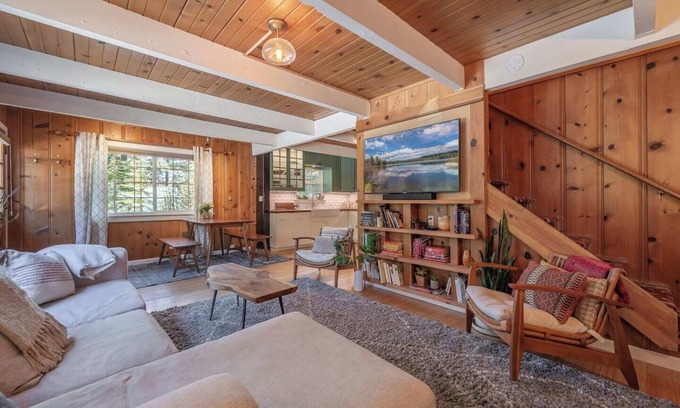 Kings Beach Cabina | Kings Beach Cottage | Pet-Friendly, Near Beach