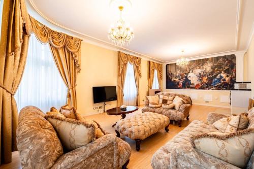 Karlovy Vary Apartamento | Kings Retreat Royal Stay in Karlovy Vary