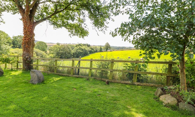 Saltash Cabaña | TREGANTLE, admite mascotas, con chimenea en Tideford, Ref 998752