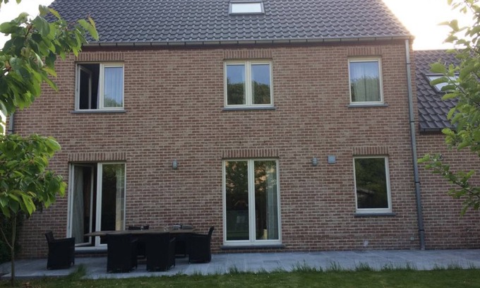 Nivelles Casa | Kipili Spirit House - Luxury house with garden