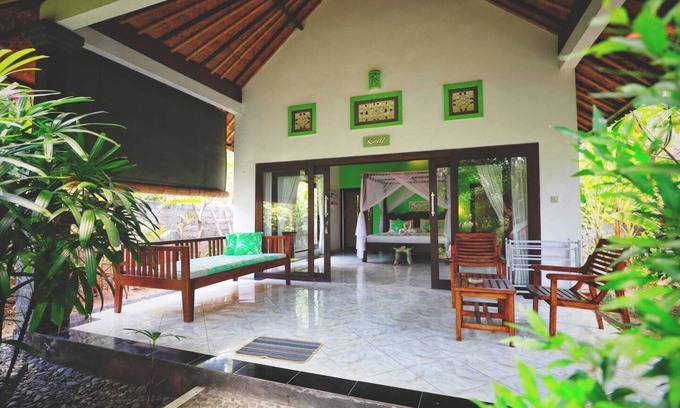 Purwakerti Cabaña | Kirana Homestay - Leaf Bungalow