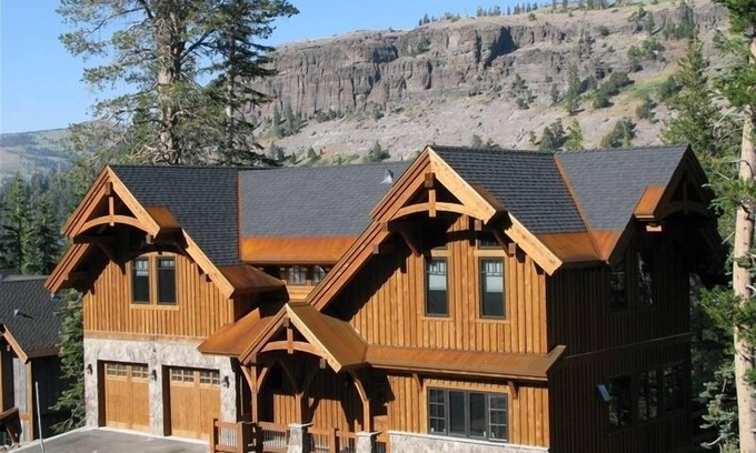 Palisades Casa | Kirkwood Luxury Palisades Home entre las sillas 6 y 7.