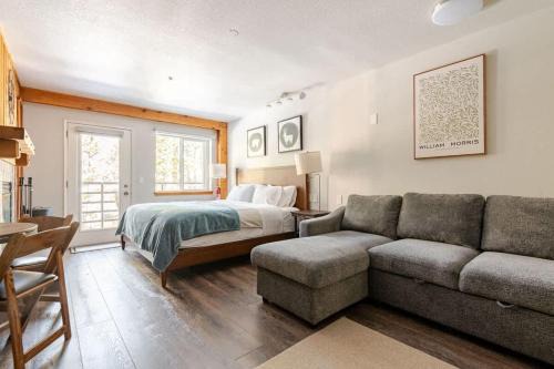Kirkwood Casa | Kirkwood Studio Full Kitchen & Meadow Balcony